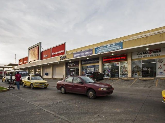 La Dona Shopping Centre