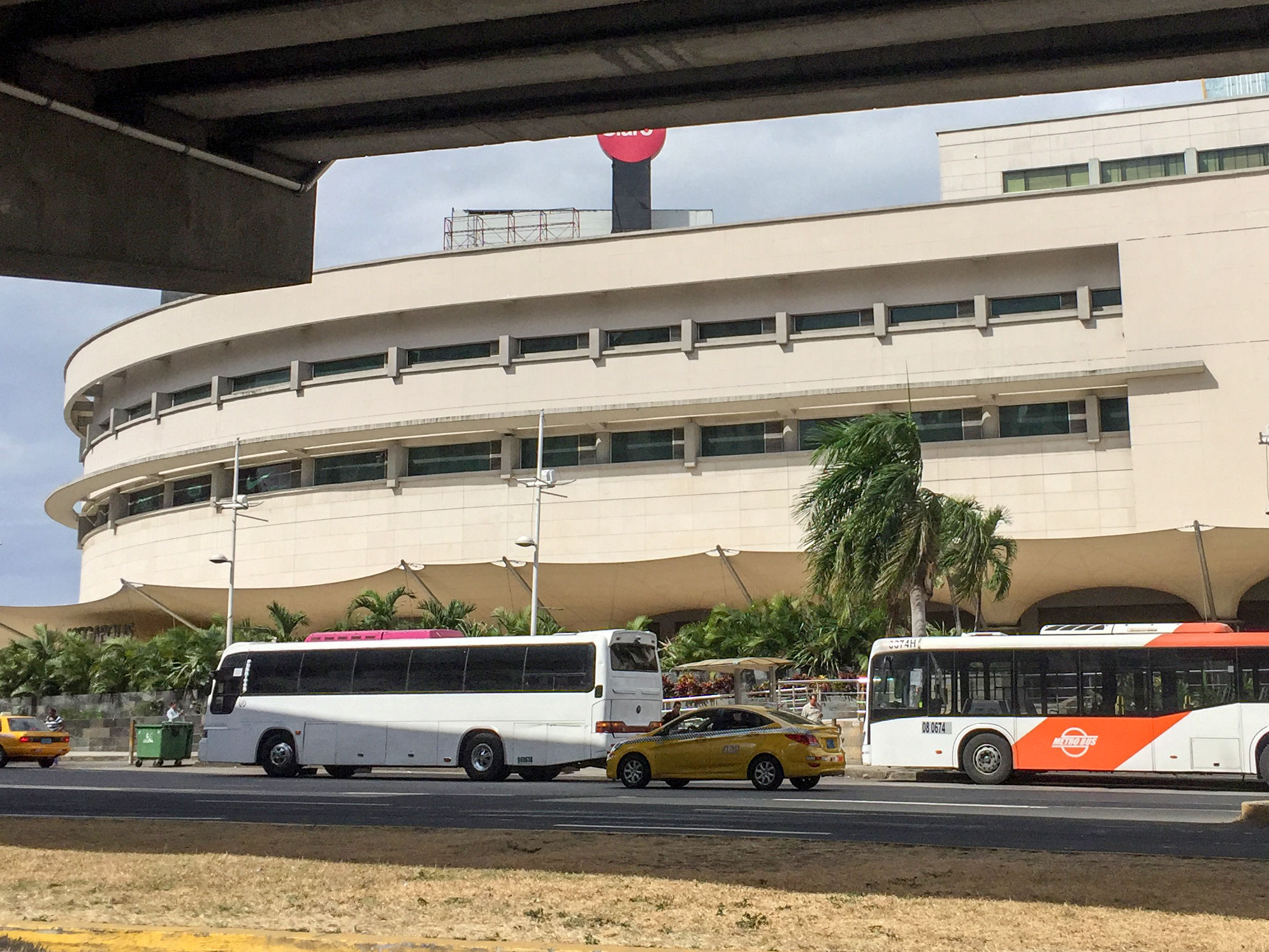 el Centro Comercial Multicentro